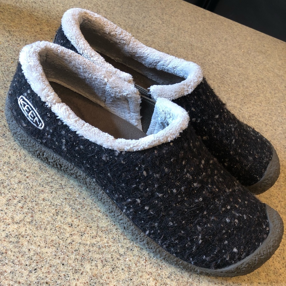 KEEN shoes size 7.5 like BRAND NEW